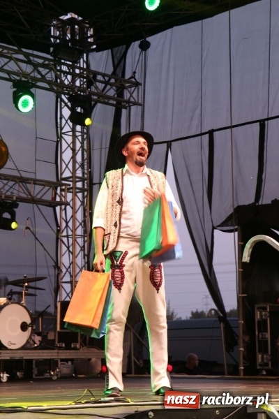 Zdjęcie w galerii na portalu naszraciborz.pl: Kabaret Młodych Panów bawił publiczność podczas dożynek w Lubomi wiadomości z regionu