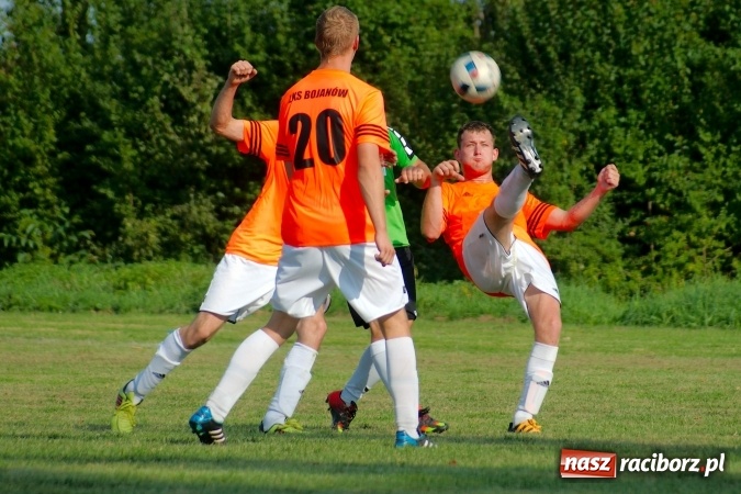 Zdjęcie w galerii na portalu naszraciborz.pl: C klasa: Rezerwy Tworkowa pięknie nie grały, lecz Bojanów pokonały wiadomości z regionu
