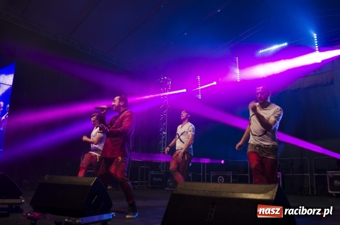 Zdjęcie w galerii na portalu naszraciborz.pl: Boys na finał kornowackich dożynek  wiadomości z regionu