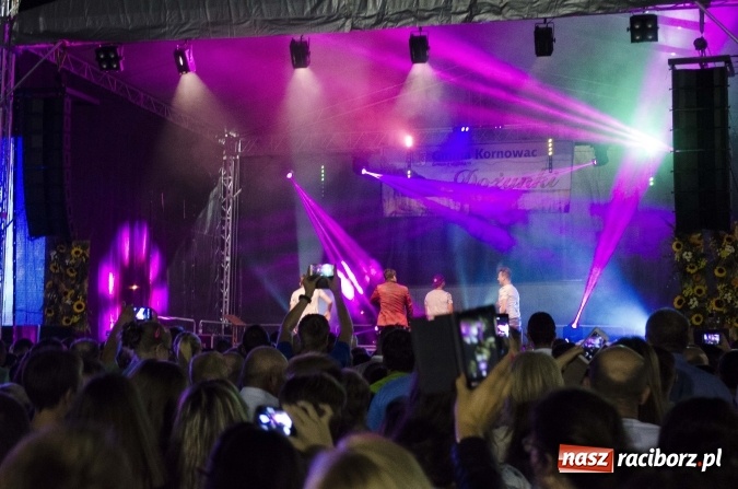 Zdjęcie w galerii na portalu naszraciborz.pl: Boys na finał kornowackich dożynek  wiadomości z regionu