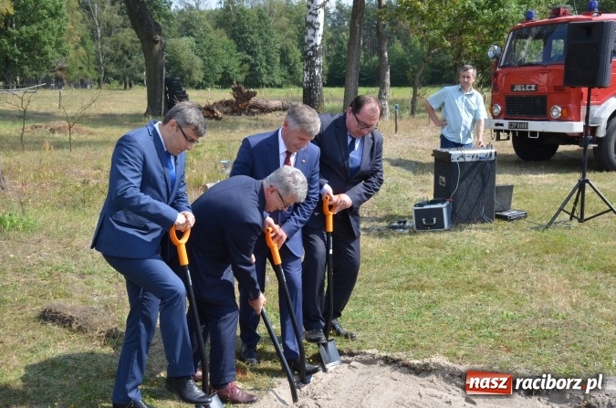 Zdjęcie w galerii na portalu naszraciborz.pl: Rozpoczęcie budowy wodociągu w Koniecpolu wiadomości z regionu