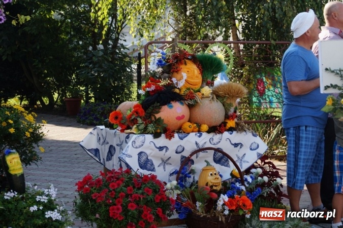 Zdjęcie w galerii na portalu naszraciborz.pl: Barwnie na dożynkach parafialnych w Zawadzie Książęcej wiadomości z regionu