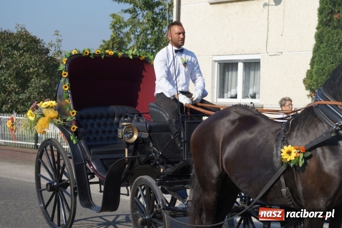 Zdjęcie w galerii na portalu naszraciborz.pl: Barwnie na dożynkach parafialnych w Zawadzie Książęcej wiadomości z regionu