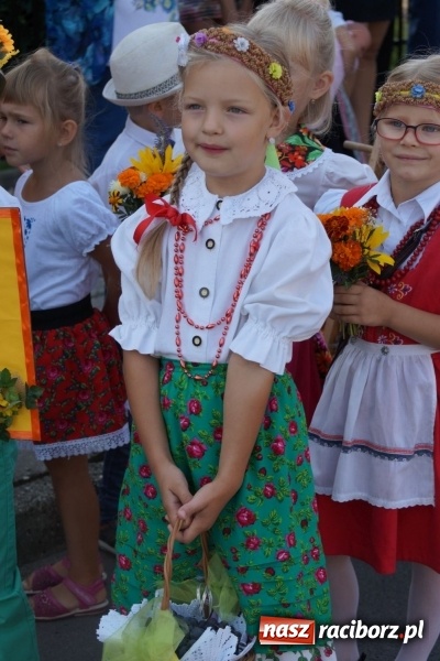 Zdjęcie w galerii na portalu naszraciborz.pl: Barwnie na dożynkach parafialnych w Zawadzie Książęcej wiadomości z regionu