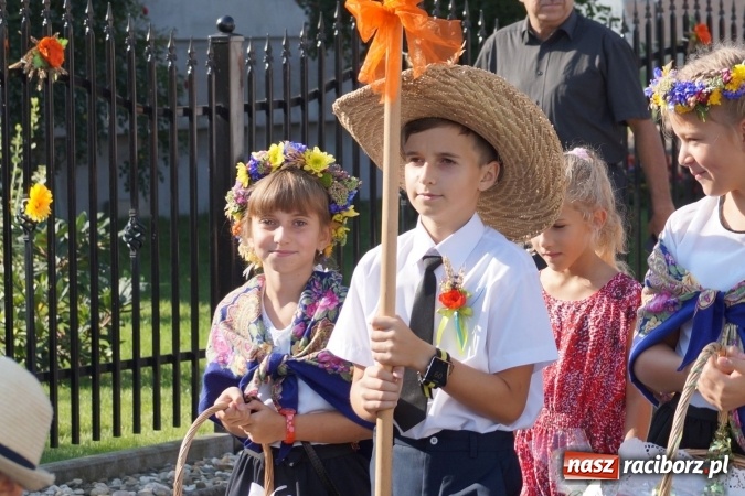 Zdjęcie w galerii na portalu naszraciborz.pl: Barwnie na dożynkach parafialnych w Zawadzie Książęcej wiadomości z regionu