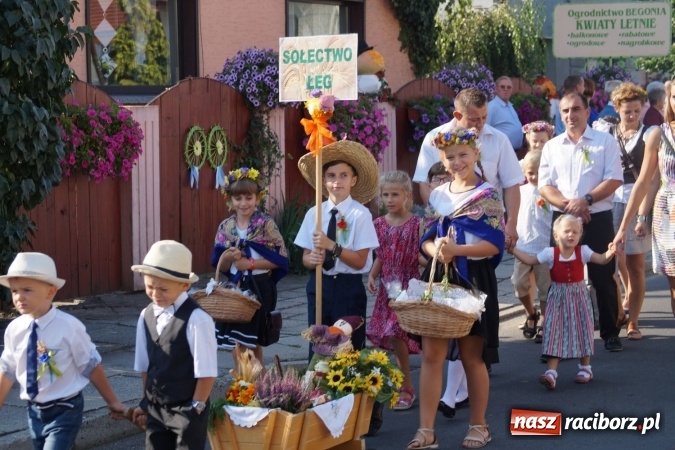 Zdjęcie w galerii na portalu naszraciborz.pl: Barwnie na dożynkach parafialnych w Zawadzie Książęcej wiadomości z regionu