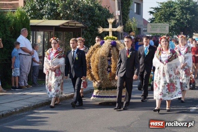 Zdjęcie w galerii na portalu naszraciborz.pl: Barwnie na dożynkach parafialnych w Zawadzie Książęcej wiadomości z regionu