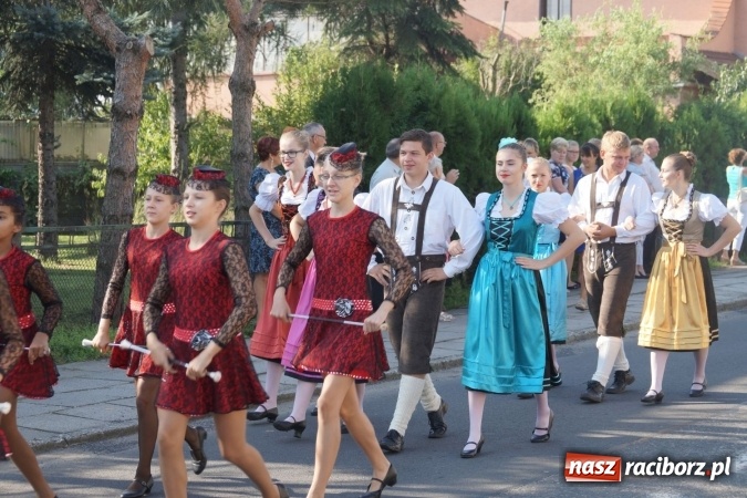Zdjęcie w galerii na portalu naszraciborz.pl: Barwnie na dożynkach parafialnych w Zawadzie Książęcej wiadomości z regionu