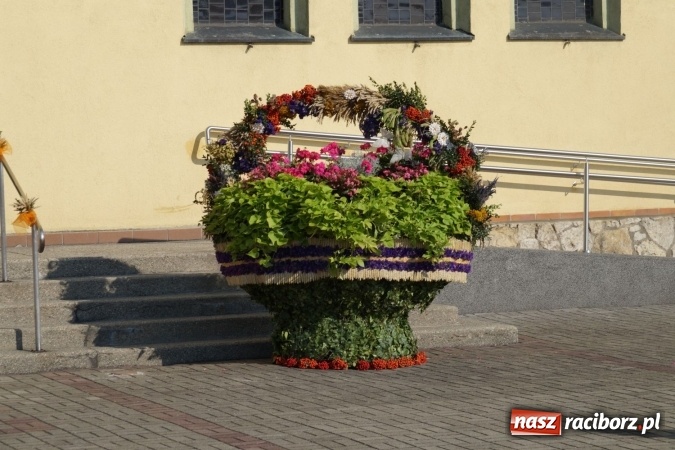 Zdjęcie w galerii na portalu naszraciborz.pl: Barwnie na dożynkach parafialnych w Zawadzie Książęcej wiadomości z regionu