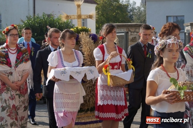 Zdjęcie w galerii na portalu naszraciborz.pl: Barwnie na dożynkach parafialnych w Zawadzie Książęcej wiadomości z regionu