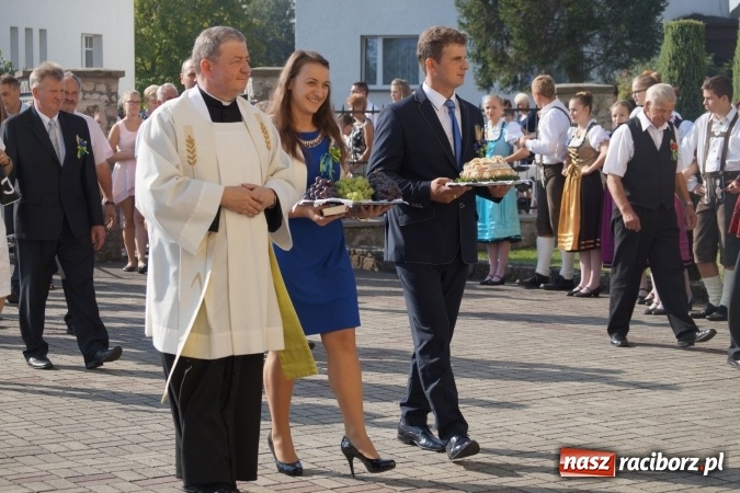 Zdjęcie w galerii na portalu naszraciborz.pl: Barwnie na dożynkach parafialnych w Zawadzie Książęcej wiadomości z regionu