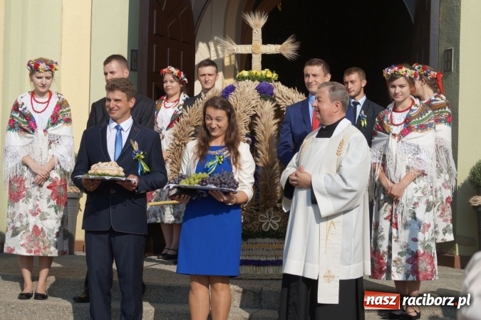 Zdjęcie w galerii na portalu naszraciborz.pl: Barwnie na dożynkach parafialnych w Zawadzie Książęcej wiadomości z regionu