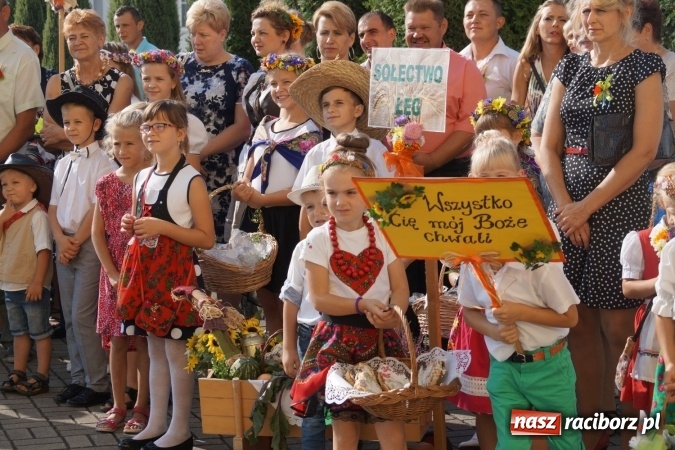 Zdjęcie w galerii na portalu naszraciborz.pl: Barwnie na dożynkach parafialnych w Zawadzie Książęcej wiadomości z regionu