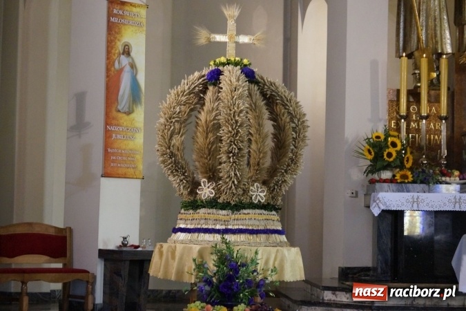 Zdjęcie w galerii na portalu naszraciborz.pl: Barwnie na dożynkach parafialnych w Zawadzie Książęcej wiadomości z regionu