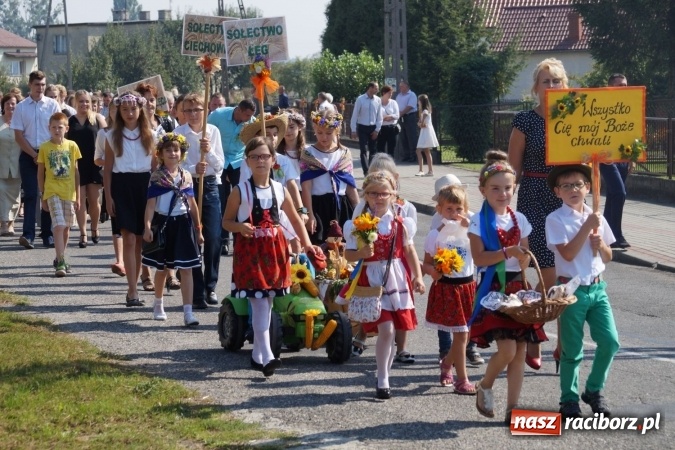 Zdjęcie w galerii na portalu naszraciborz.pl: Barwnie na dożynkach parafialnych w Zawadzie Książęcej wiadomości z regionu