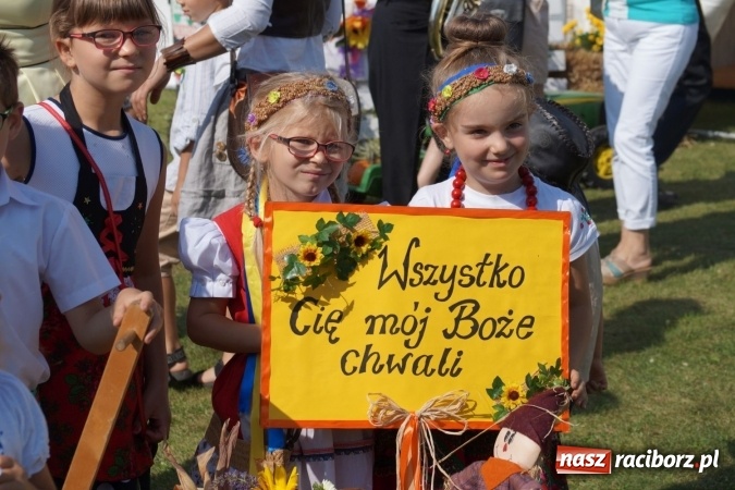 Zdjęcie w galerii na portalu naszraciborz.pl: Barwnie na dożynkach parafialnych w Zawadzie Książęcej wiadomości z regionu