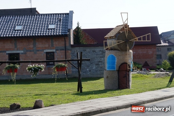 Zdjęcie w galerii na portalu naszraciborz.pl: Barwnie na dożynkach parafialnych w Zawadzie Książęcej wiadomości z regionu