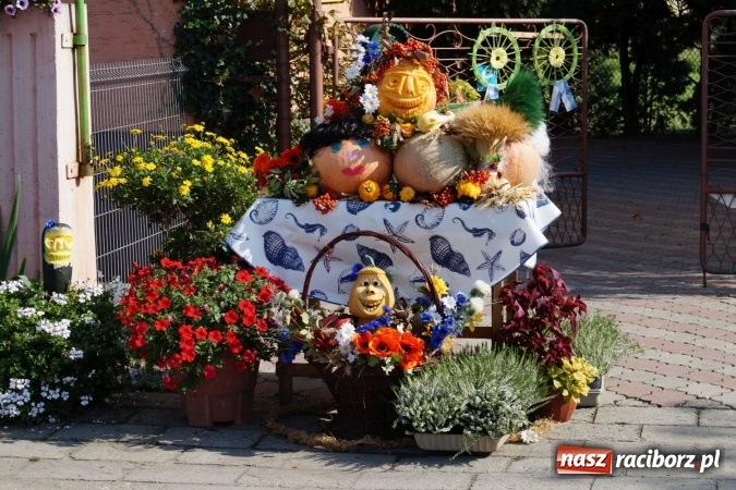 Zdjęcie w galerii na portalu naszraciborz.pl: Barwnie na dożynkach parafialnych w Zawadzie Książęcej wiadomości z regionu