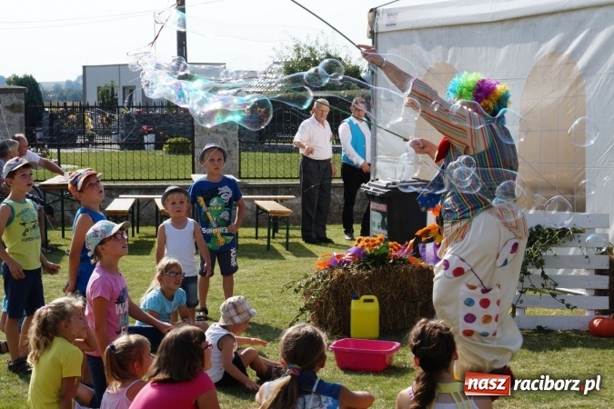 Zdjęcie w galerii na portalu naszraciborz.pl: Barwnie na dożynkach parafialnych w Zawadzie Książęcej wiadomości z regionu