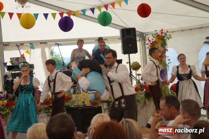 Zdjęcie w galerii na portalu naszraciborz.pl: Barwnie na dożynkach parafialnych w Zawadzie Książęcej wiadomości z regionu
