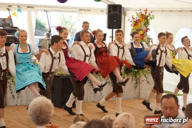 Zdjęcie w galerii na portalu naszraciborz.pl: Barwnie na dożynkach parafialnych w Zawadzie Książęcej wiadomości z regionu