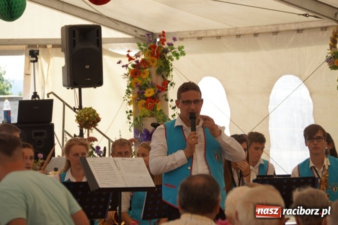 Zdjęcie w galerii na portalu naszraciborz.pl: Barwnie na dożynkach parafialnych w Zawadzie Książęcej wiadomości z regionu