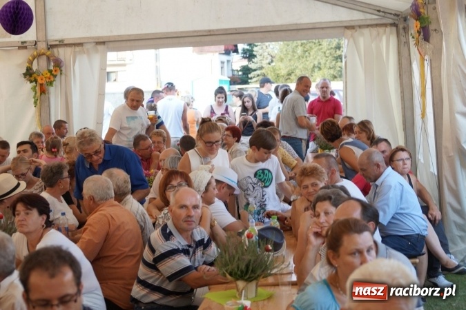 Zdjęcie w galerii na portalu naszraciborz.pl: Barwnie na dożynkach parafialnych w Zawadzie Książęcej wiadomości z regionu