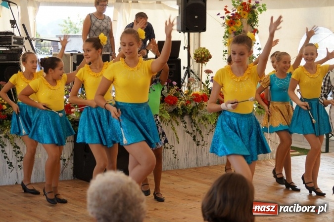 Zdjęcie w galerii na portalu naszraciborz.pl: Barwnie na dożynkach parafialnych w Zawadzie Książęcej wiadomości z regionu