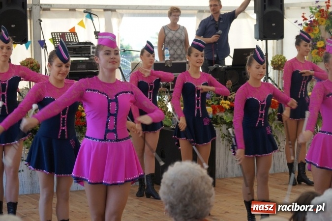 Zdjęcie w galerii na portalu naszraciborz.pl: Barwnie na dożynkach parafialnych w Zawadzie Książęcej wiadomości z regionu