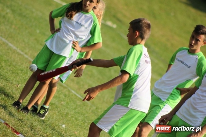 Zdjęcie w galerii na portalu naszraciborz.pl: Cyprzan&oacute;w i Wojnowice mistrzami i wicemistrzami na Mistrzostwach Polski junior&oacute;w gry w Palanta wiadomości z regionu