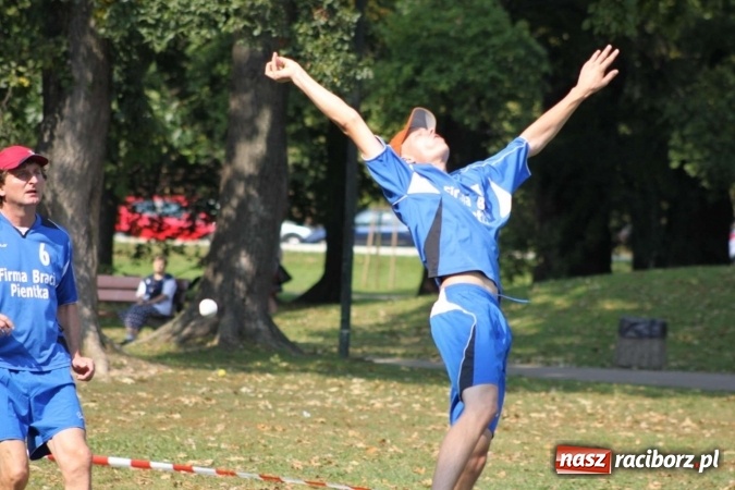 Zdjęcie w galerii na portalu naszraciborz.pl: Cyprzan&oacute;w i Wojnowice mistrzami i wicemistrzami na Mistrzostwach Polski junior&oacute;w gry w Palanta wiadomości z regionu