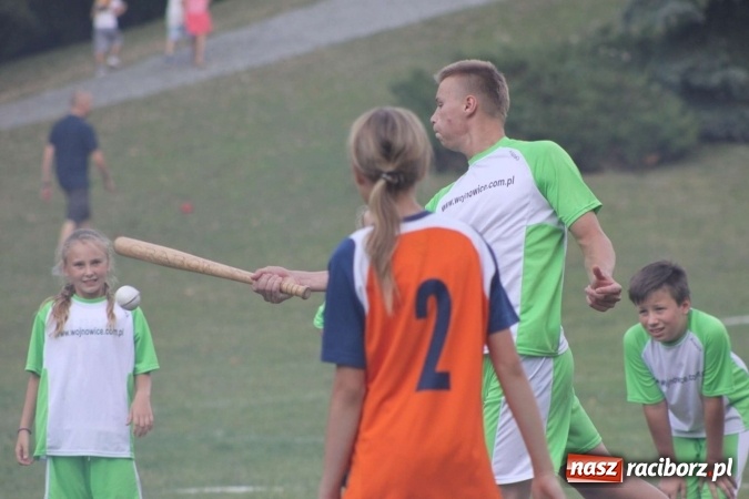 Zdjęcie w galerii na portalu naszraciborz.pl: Cyprzan&oacute;w i Wojnowice mistrzami i wicemistrzami na Mistrzostwach Polski junior&oacute;w gry w Palanta wiadomości z regionu