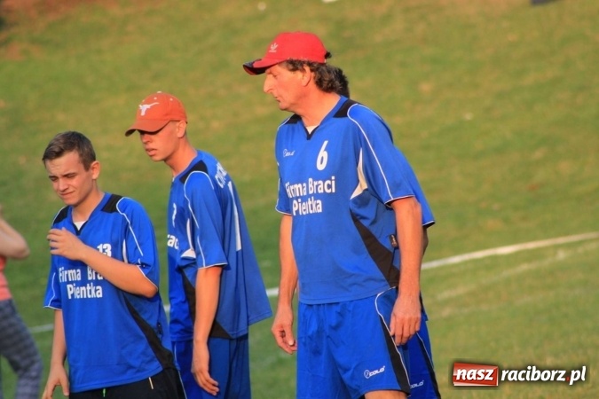 Zdjęcie w galerii na portalu naszraciborz.pl: Cyprzan&oacute;w i Wojnowice mistrzami i wicemistrzami na Mistrzostwach Polski junior&oacute;w gry w Palanta wiadomości z regionu