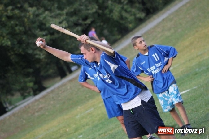Zdjęcie w galerii na portalu naszraciborz.pl: Cyprzan&oacute;w i Wojnowice mistrzami i wicemistrzami na Mistrzostwach Polski junior&oacute;w gry w Palanta wiadomości z regionu
