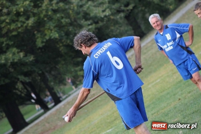 Zdjęcie w galerii na portalu naszraciborz.pl: Cyprzan&oacute;w i Wojnowice mistrzami i wicemistrzami na Mistrzostwach Polski junior&oacute;w gry w Palanta wiadomości z regionu