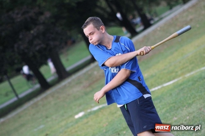 Zdjęcie w galerii na portalu naszraciborz.pl: Cyprzan&oacute;w i Wojnowice mistrzami i wicemistrzami na Mistrzostwach Polski junior&oacute;w gry w Palanta wiadomości z regionu