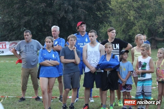 Zdjęcie w galerii na portalu naszraciborz.pl: Cyprzan&oacute;w i Wojnowice mistrzami i wicemistrzami na Mistrzostwach Polski junior&oacute;w gry w Palanta wiadomości z regionu