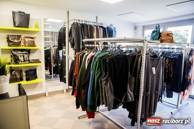 Zdjęcie w galerii na portalu naszraciborz.pl: FASHION WORLD! Nowy sklep z markową odzieżą już otwarty wiadomości z regionu