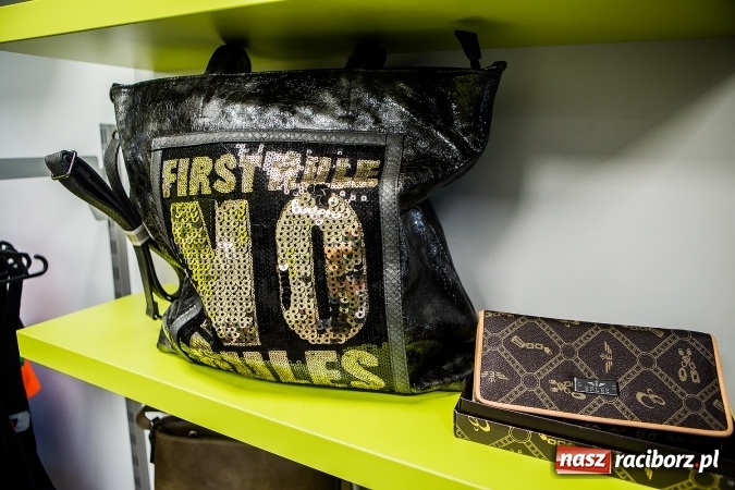 Zdjęcie w galerii na portalu naszraciborz.pl: FASHION WORLD! Nowy sklep z markową odzieżą już otwarty wiadomości z regionu