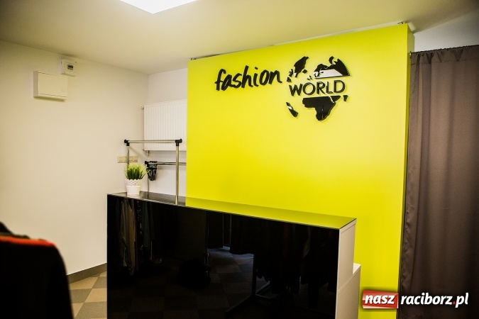 Zdjęcie w galerii na portalu naszraciborz.pl: FASHION WORLD! Nowy sklep z markową odzieżą już otwarty wiadomości z regionu
