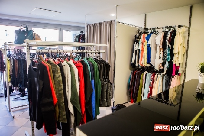Zdjęcie w galerii na portalu naszraciborz.pl: FASHION WORLD! Nowy sklep z markową odzieżą już otwarty wiadomości z regionu