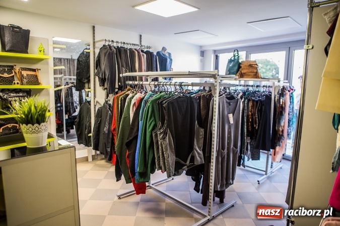 Zdjęcie w galerii na portalu naszraciborz.pl: FASHION WORLD! Nowy sklep z markową odzieżą już otwarty wiadomości z regionu