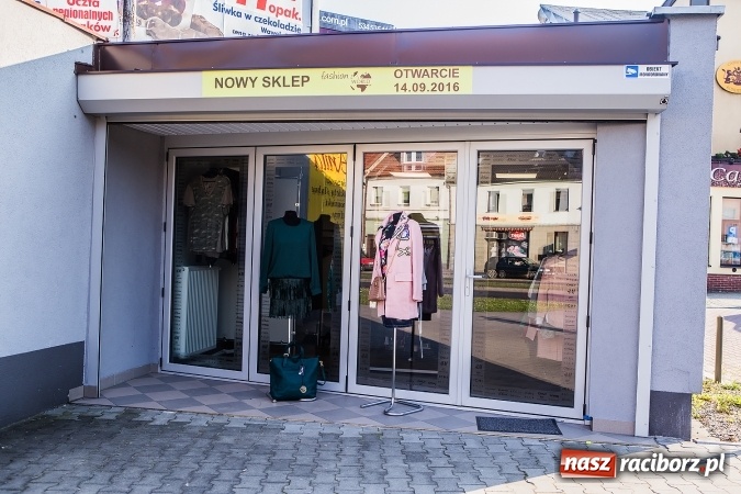 Zdjęcie w galerii na portalu naszraciborz.pl: FASHION WORLD! Nowy sklep z markową odzieżą już otwarty wiadomości z regionu