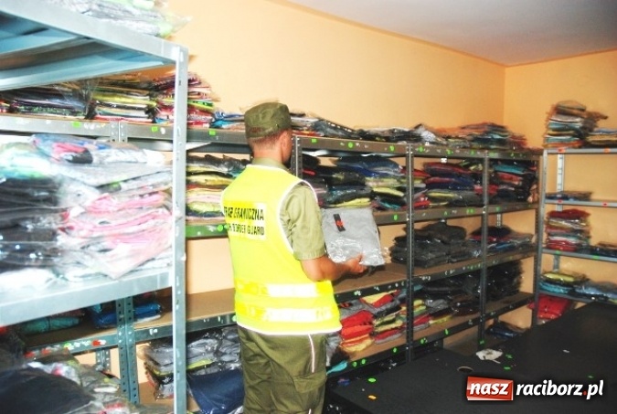 Zdjęcie w galerii na portalu naszraciborz.pl: Podrobiony towar, wart blisko 1,5 miliona złotych, ujawniono na Śląsku [wideo] wiadomości z regionu