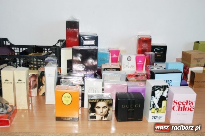 Zdjęcie w galerii na portalu naszraciborz.pl: Podrobiony towar, wart blisko 1,5 miliona złotych, ujawniono na Śląsku [wideo] wiadomości z regionu