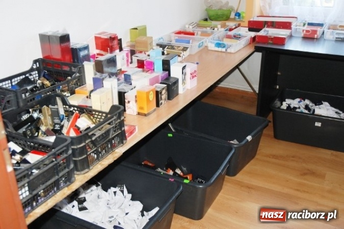 Zdjęcie w galerii na portalu naszraciborz.pl: Podrobiony towar, wart blisko 1,5 miliona złotych, ujawniono na Śląsku [wideo] wiadomości z regionu