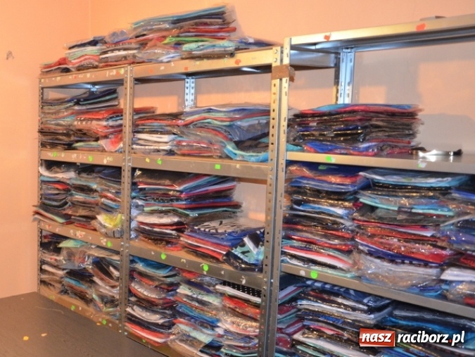 Zdjęcie w galerii na portalu naszraciborz.pl: Podrobiony towar, wart blisko 1,5 miliona złotych, ujawniono na Śląsku [wideo] wiadomości z regionu