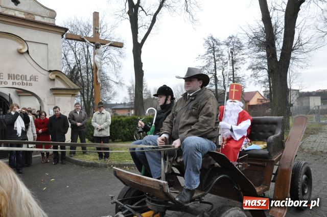 Zdjęcie w galerii na portalu naszraciborz.pl: Jak co roku do Mikołaszka wiadomości z regionu