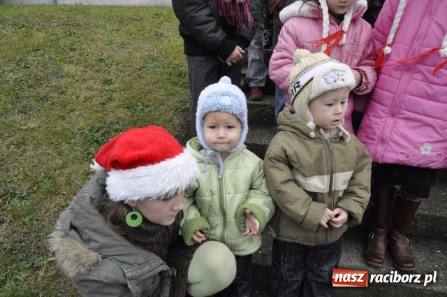 Zdjęcie w galerii na portalu naszraciborz.pl: Jak co roku do Mikołaszka wiadomości z regionu