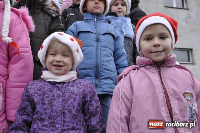 Zdjęcie w galerii na portalu naszraciborz.pl: Jak co roku do Mikołaszka wiadomości z regionu
